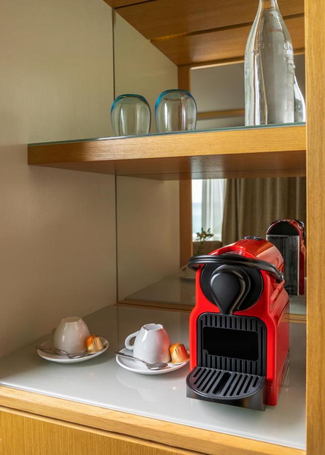 Royal Azur Thalassa Hammamet Exterior foto A Nespresso coffee machine in a hotel room